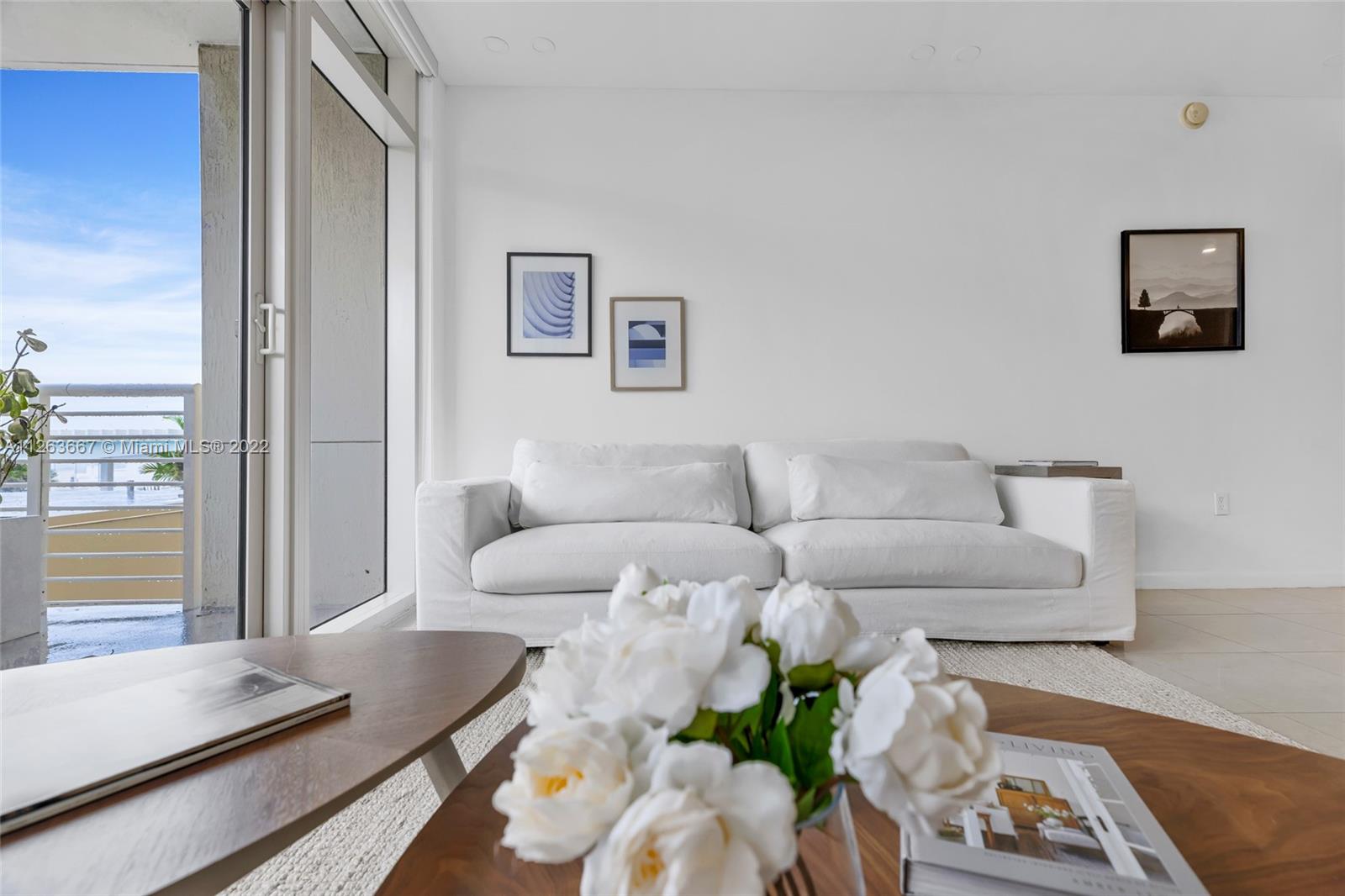 MIDBLOCK MIAMI CONDO - Residential Lease