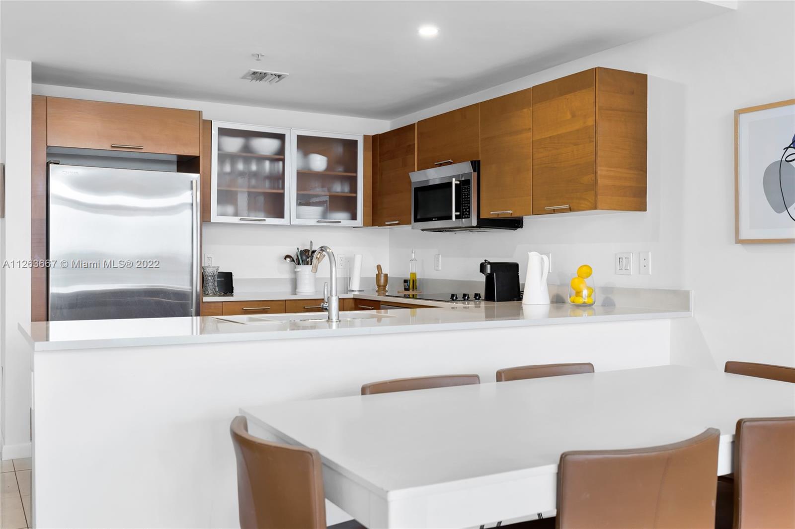 MIDBLOCK MIAMI CONDO - Residential Lease