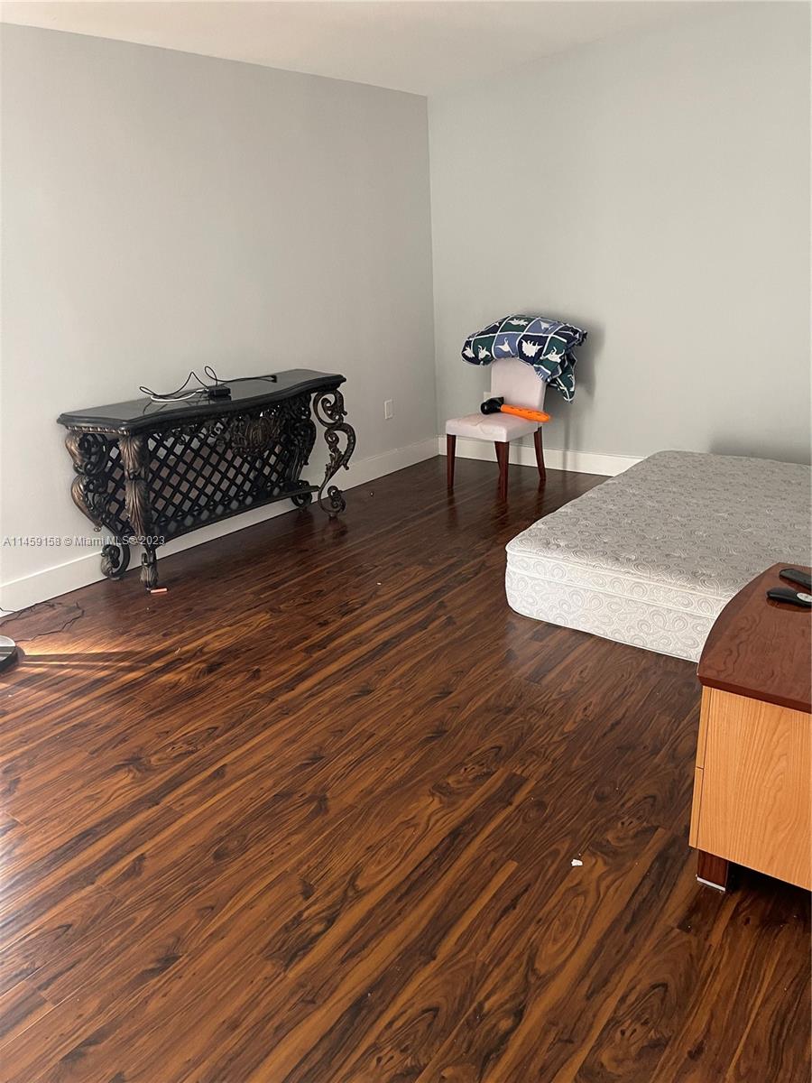 VILLAS ON THE GREEN - Residential Lease