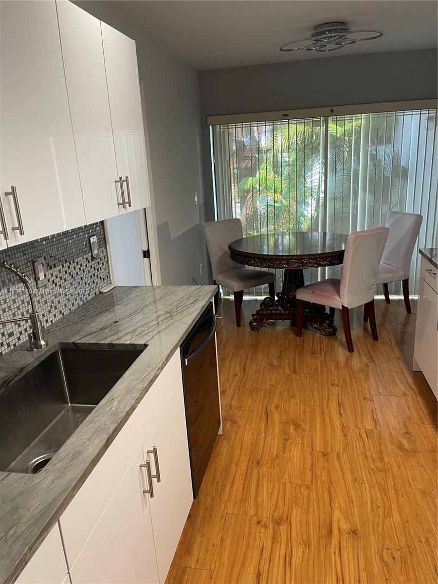 VILLAS ON THE GREEN - Residential Lease