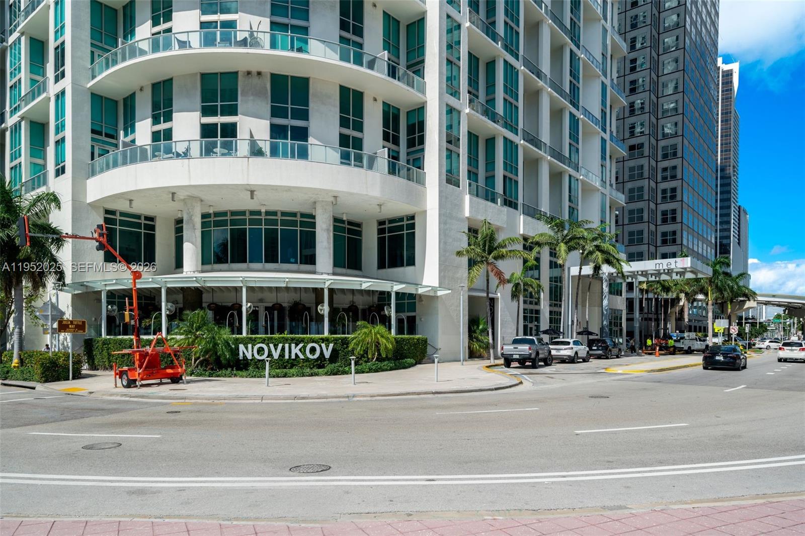 MET 1 CONDO - Residential