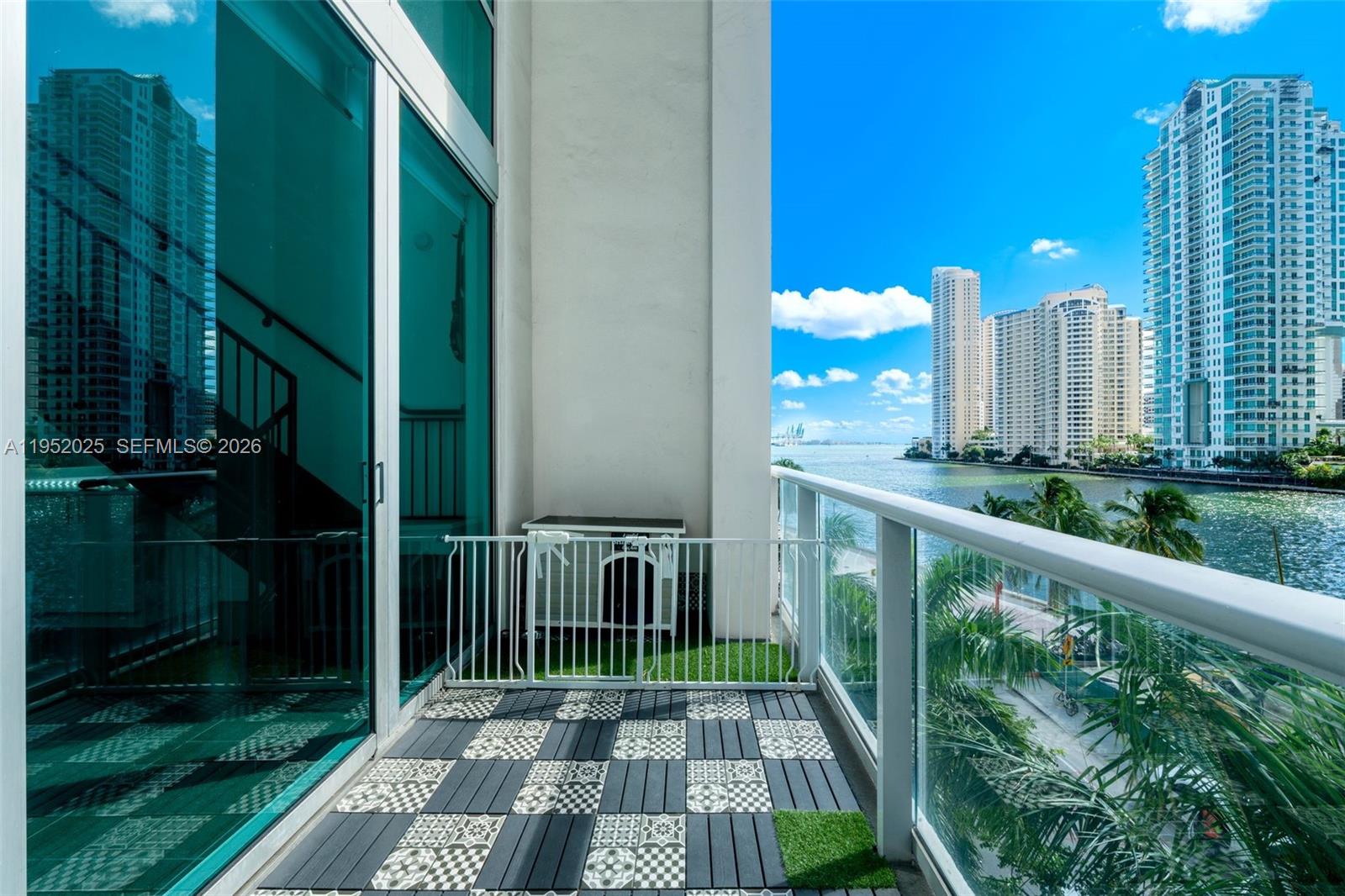 MET 1 CONDO - Residential