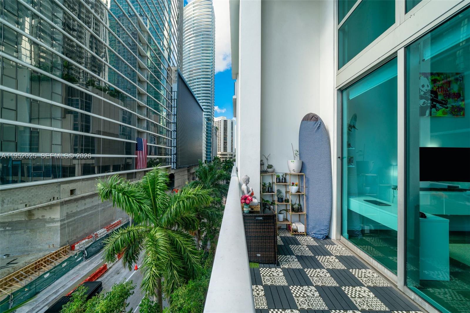 MET 1 CONDO - Residential
