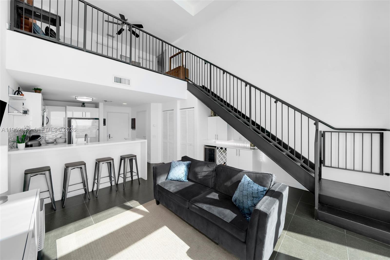 MET 1 CONDO - Residential
