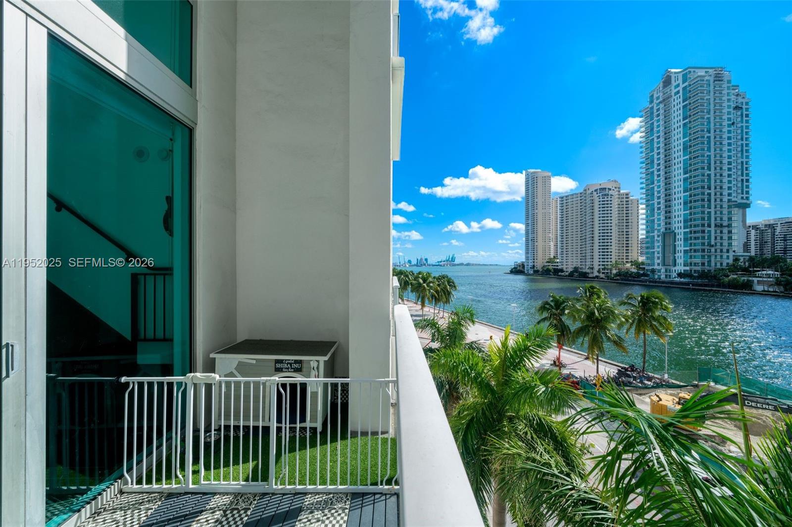 MET 1 CONDO - Residential