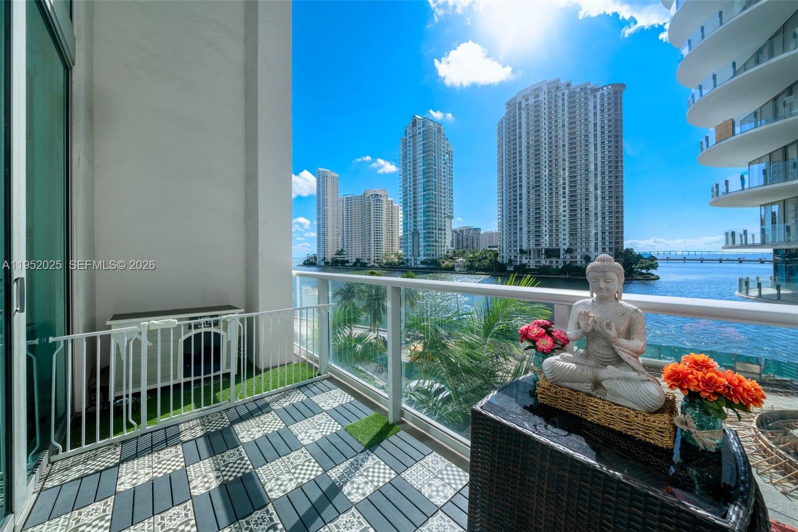 MET 1 CONDO - Residential