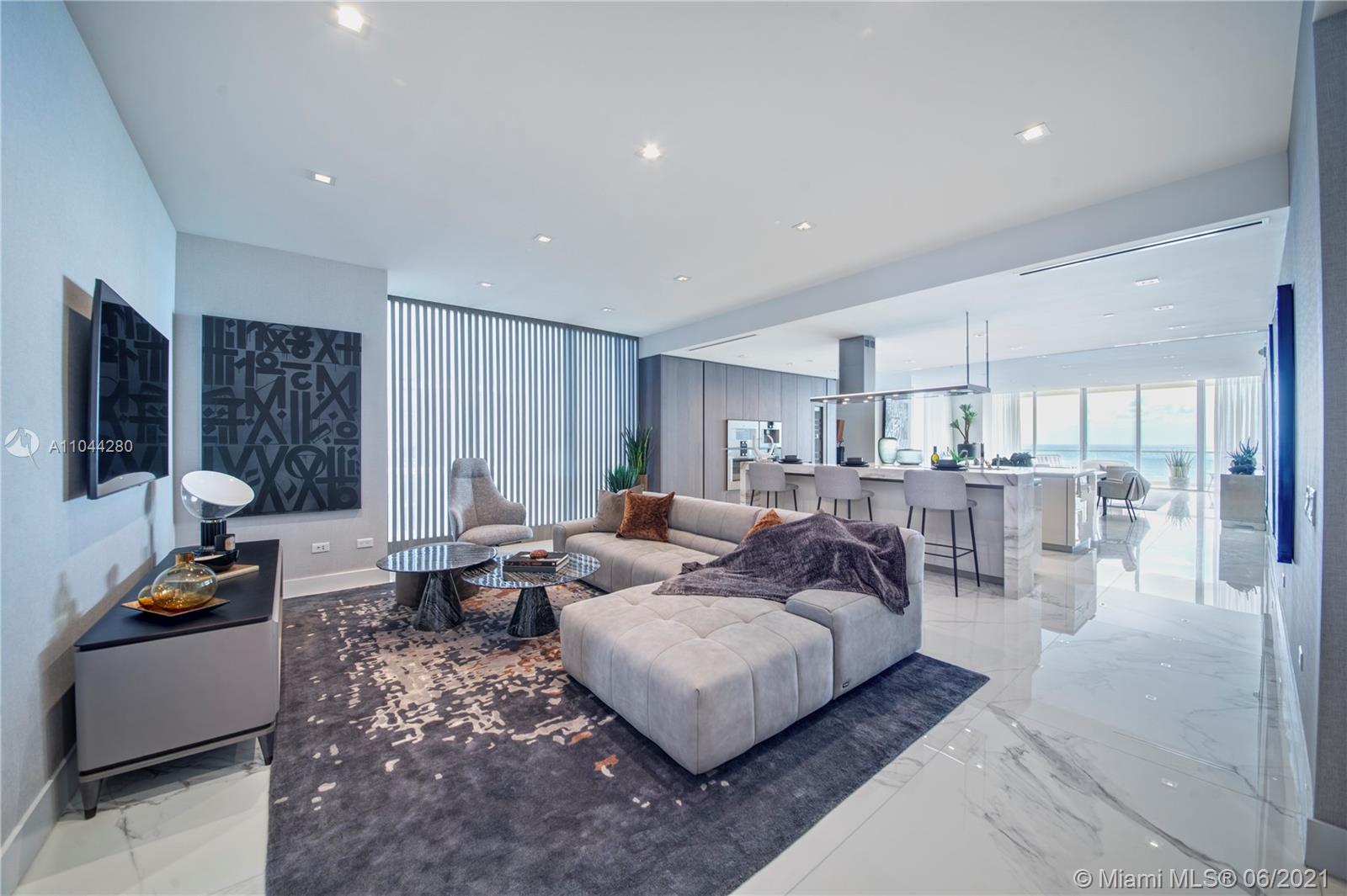 TURNBERRY OCEAN CLUB - Residential