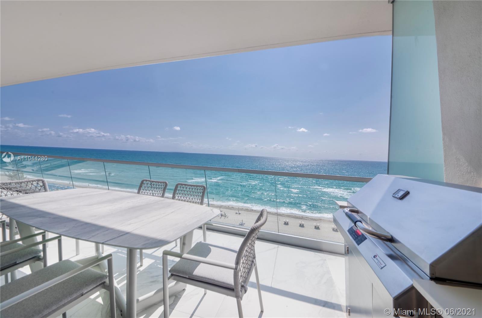 TURNBERRY OCEAN CLUB - Residential