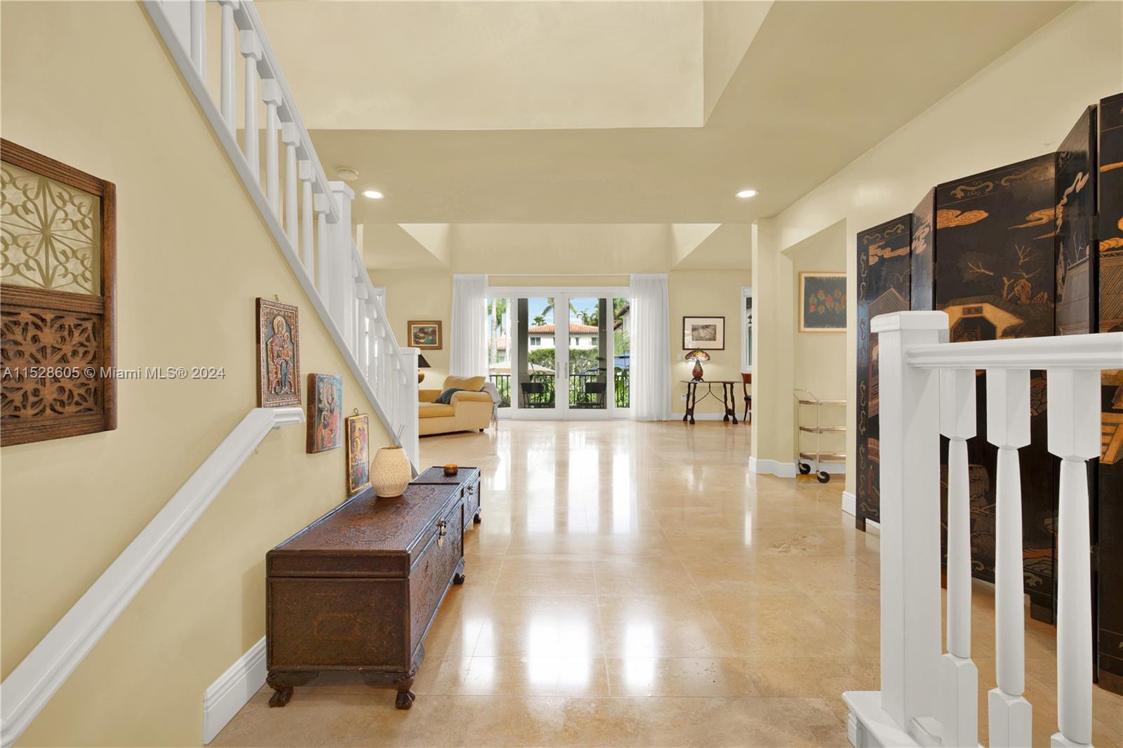 DEERING BAY CLUB VILLAS - Residential