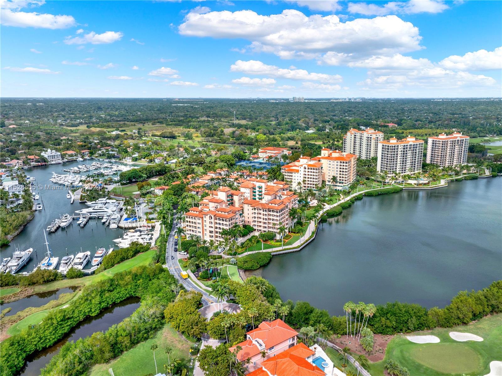 DEERING BAY CLUB VILLAS - Residential
