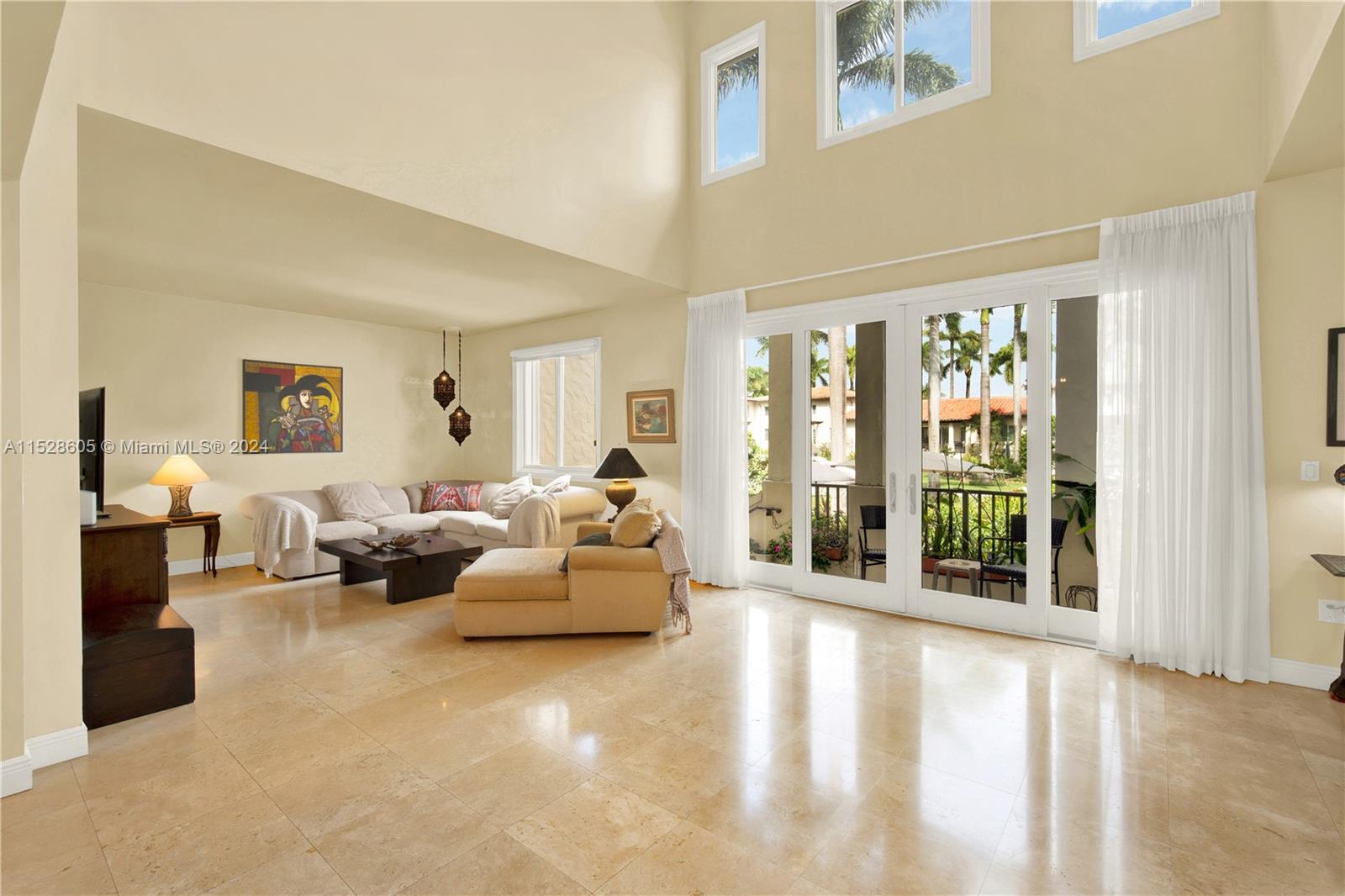 DEERING BAY CLUB VILLAS - Residential