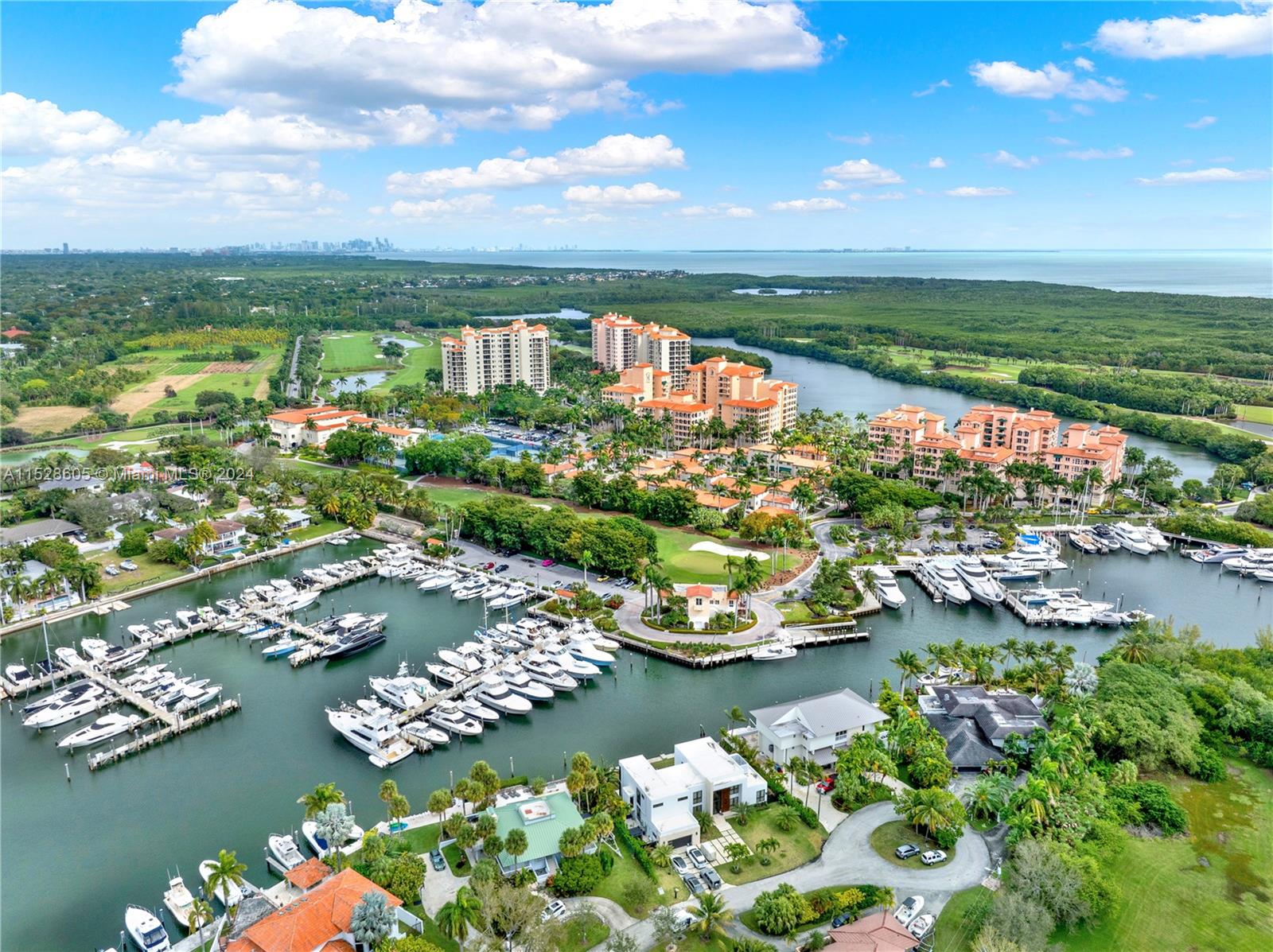 DEERING BAY CLUB VILLAS - Residential