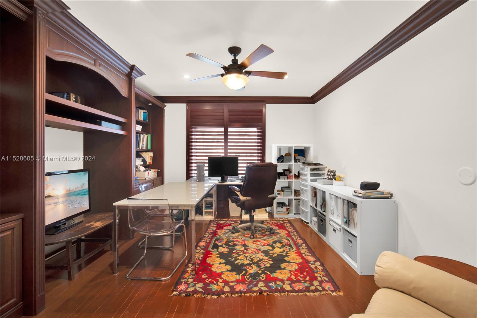 DEERING BAY CLUB VILLAS - Residential