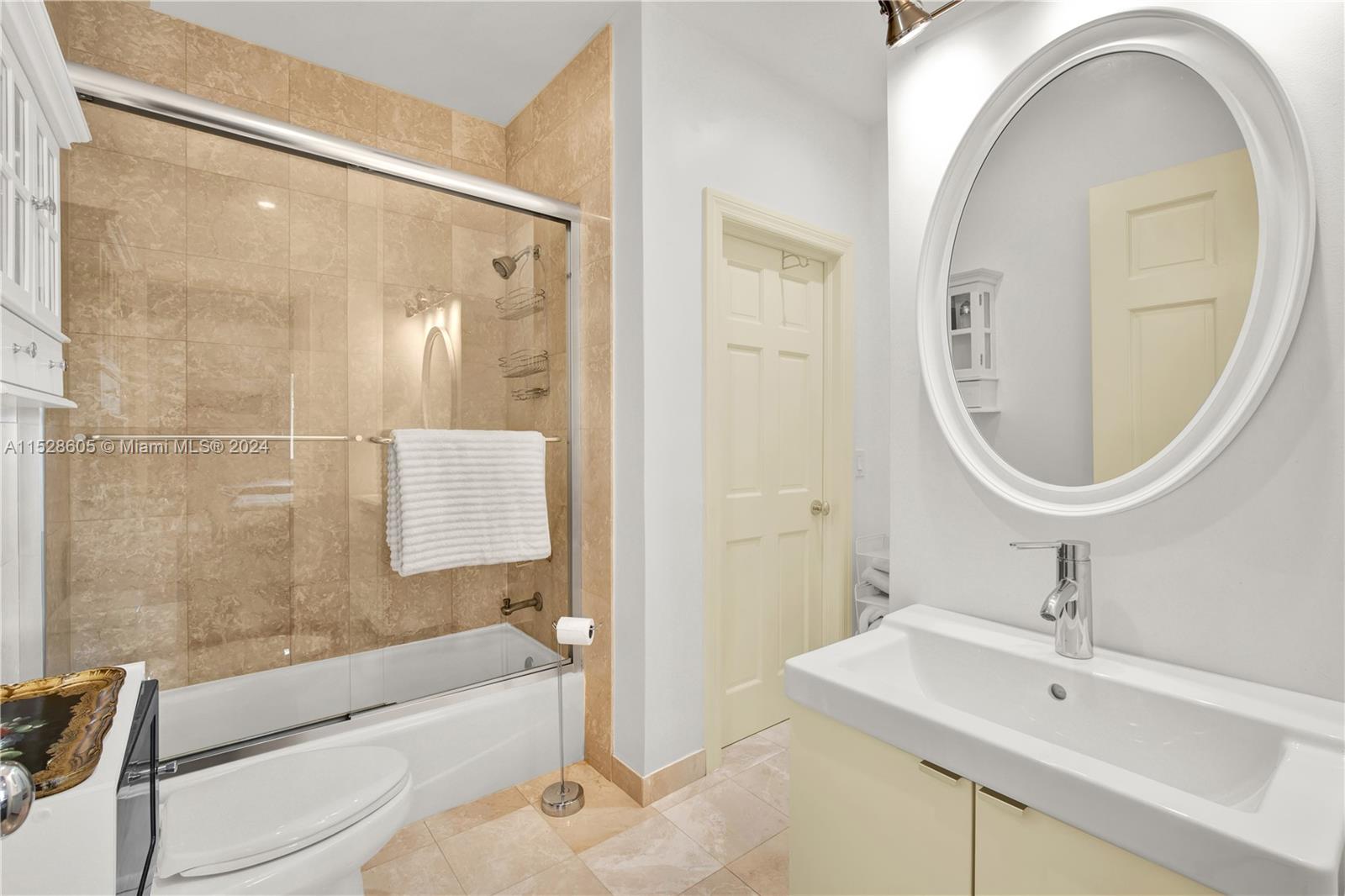 DEERING BAY CLUB VILLAS - Residential