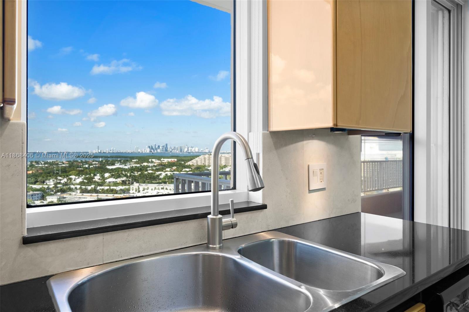 CLUB TOWER THREE CONDO - Residential Lease