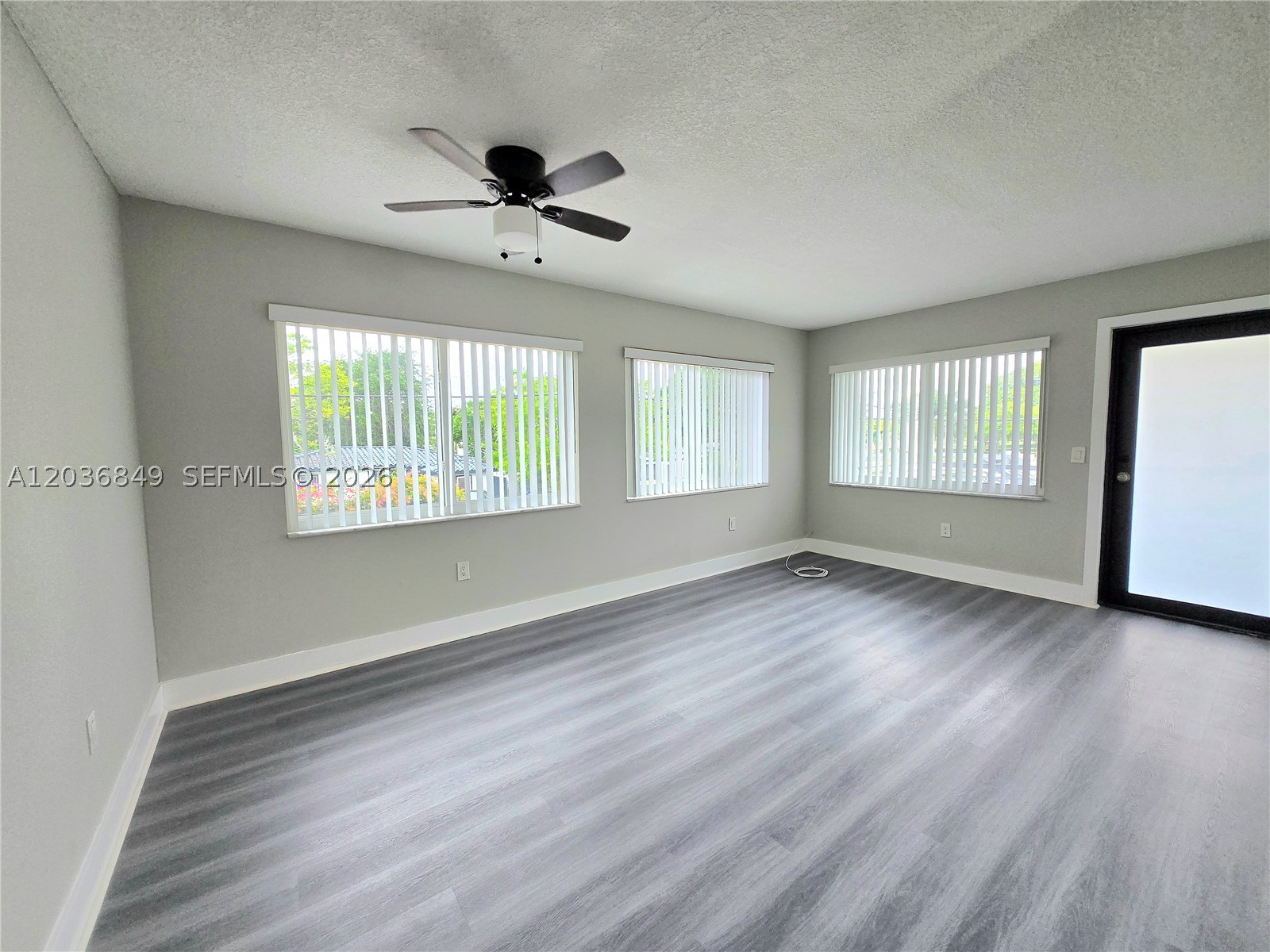 LAUDERDALE - Residential Lease
