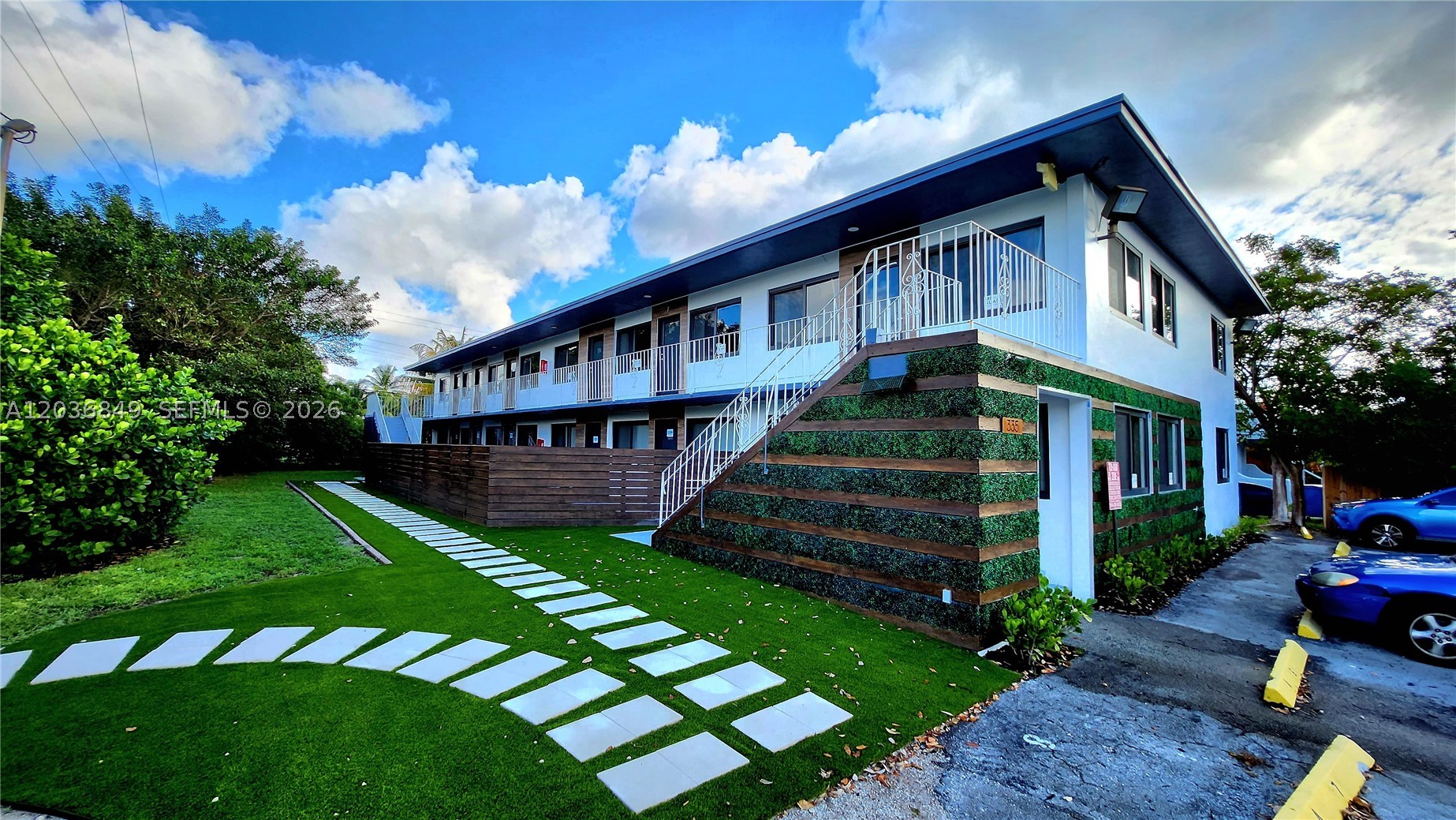 LAUDERDALE - Residential Lease