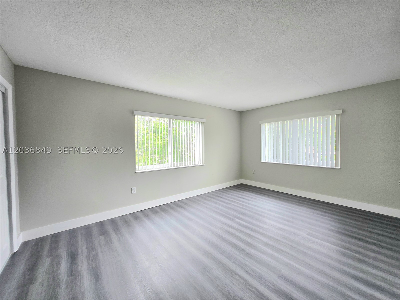 LAUDERDALE - Residential Lease