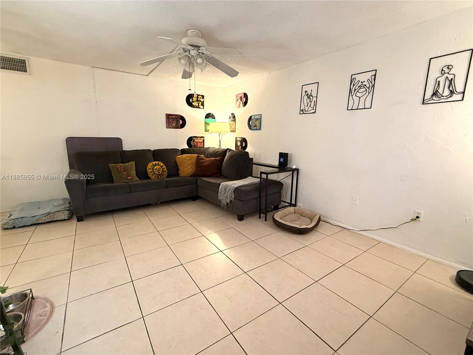 TWIN TOWERS CONDO - Residential Lease