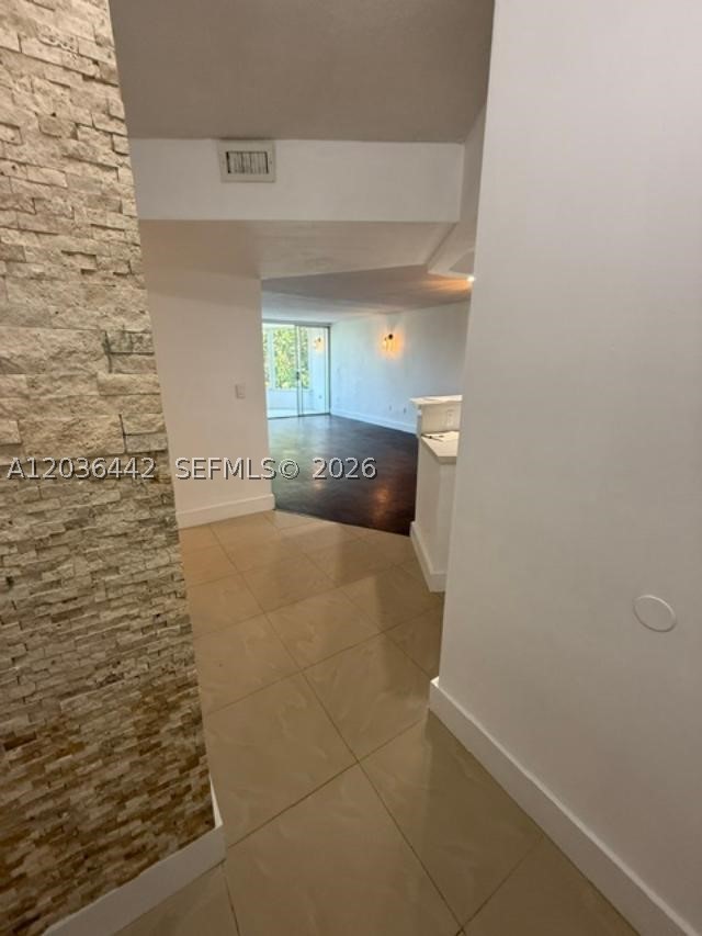 ROLLING GREEN CONDO H - Residential