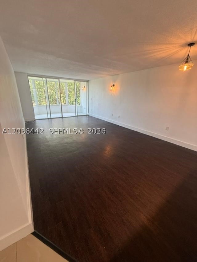 ROLLING GREEN CONDO H - Residential