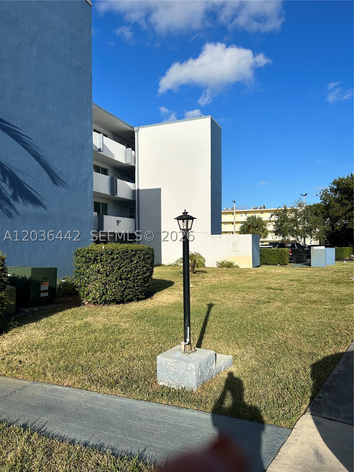 ROLLING GREEN CONDO H - Residential