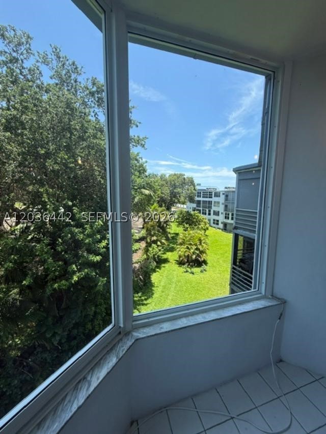 ROLLING GREEN CONDO H - Residential