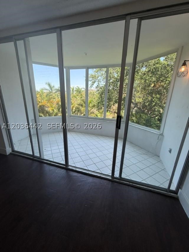 ROLLING GREEN CONDO H - Residential