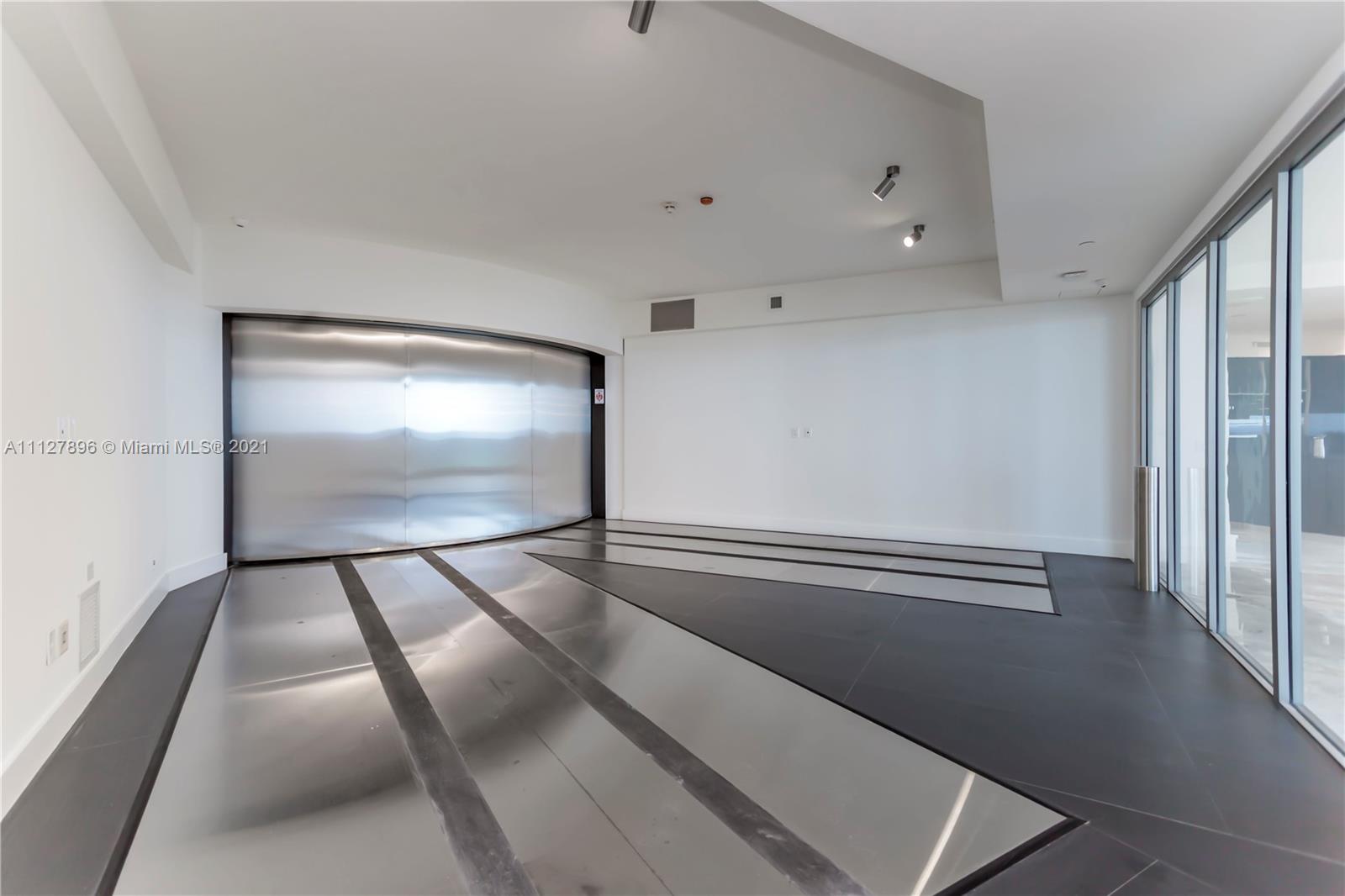 18555 COLLINS AVENUE COND - Residential