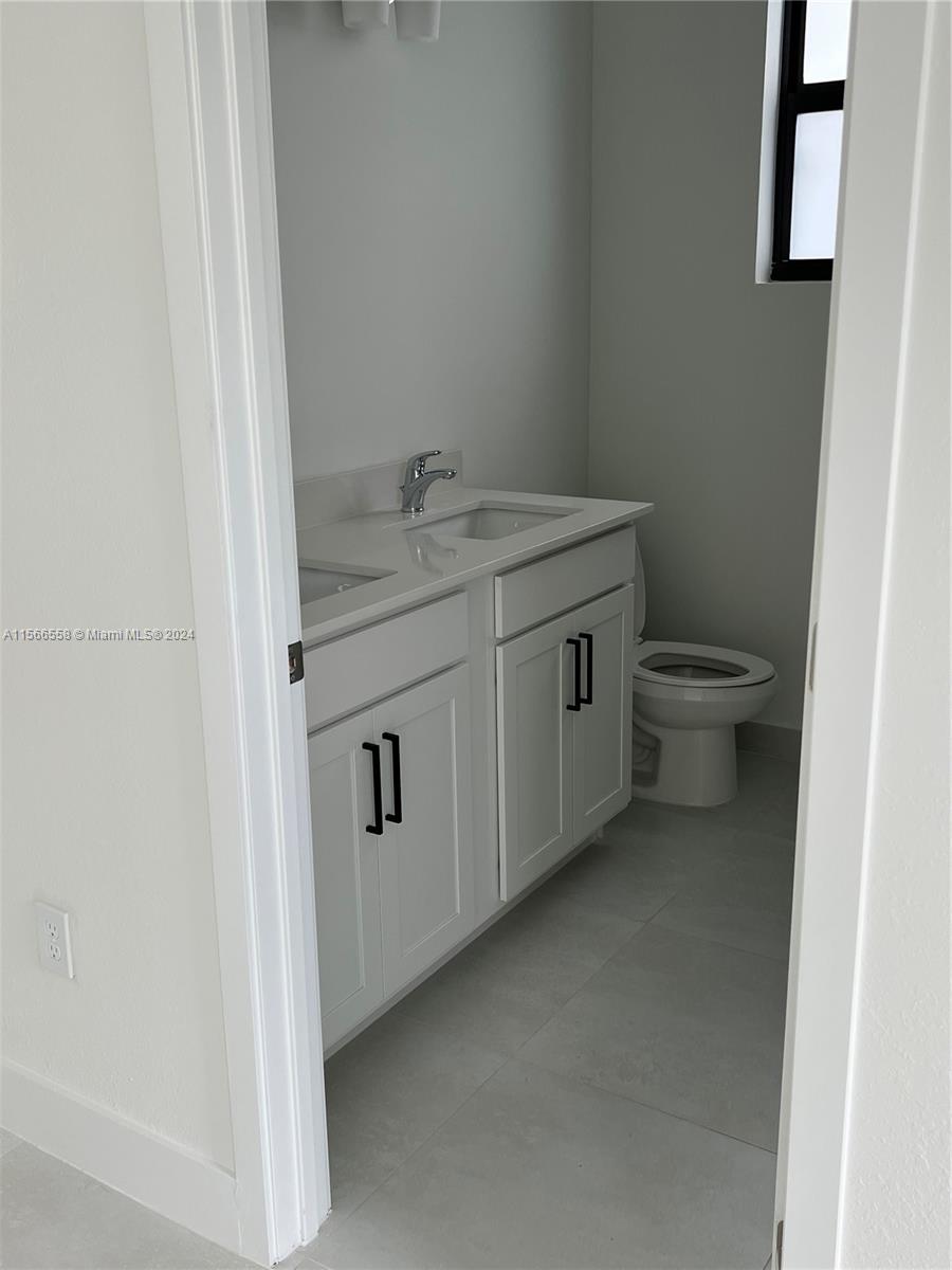 ROYAL HOMES - Residential