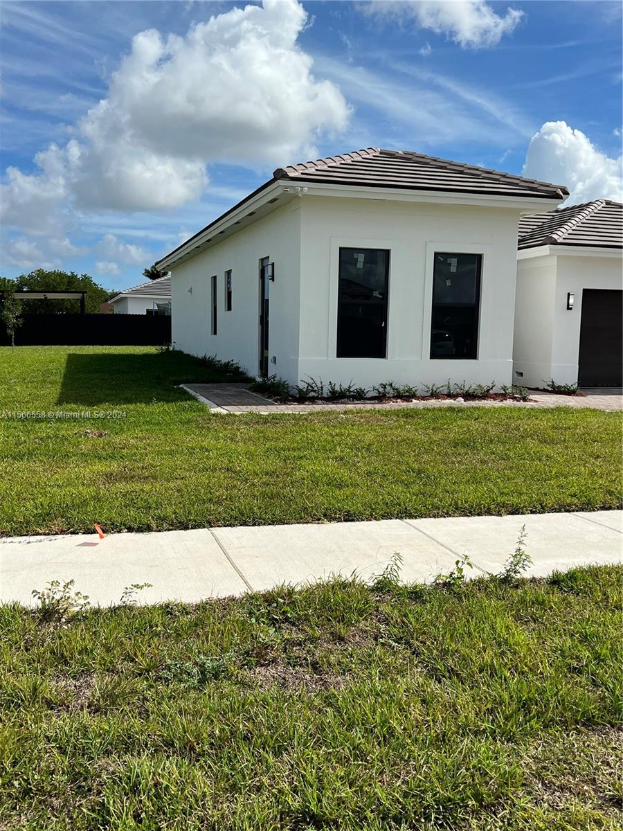 ROYAL HOMES - Residential