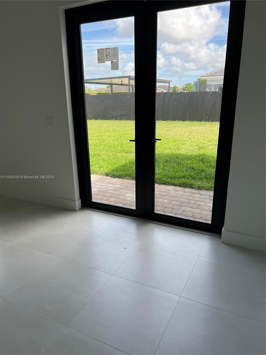 ROYAL HOMES - Residential