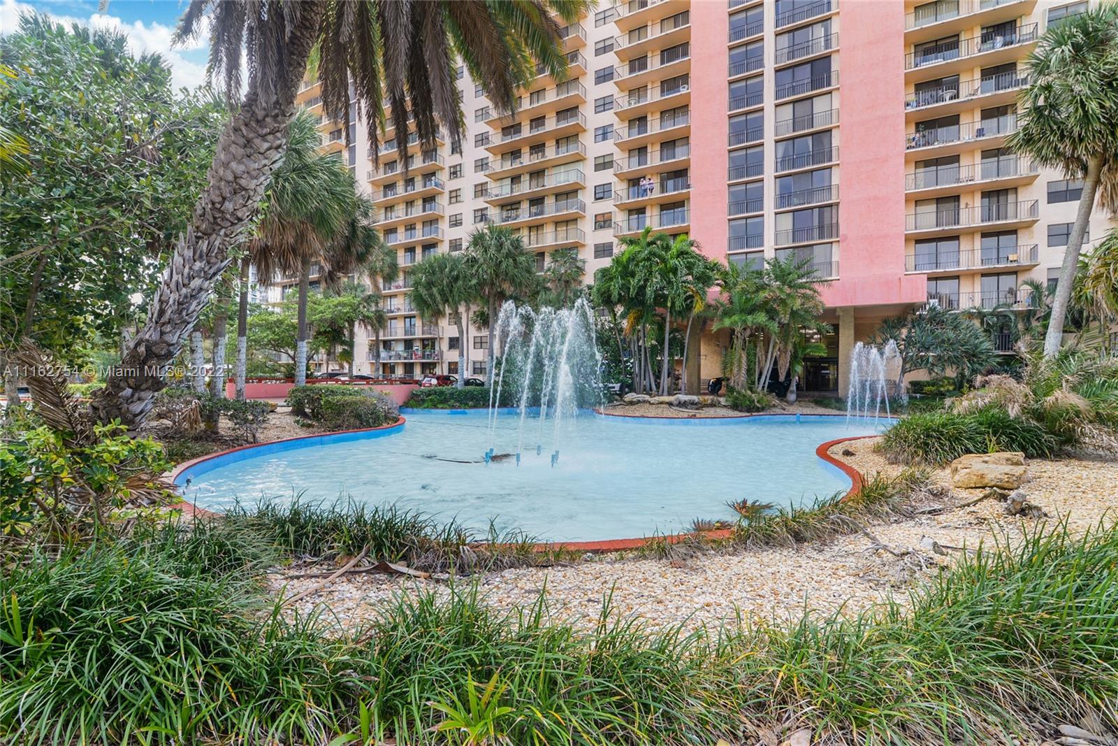 WINSTON TOWERS 600 CONDO - Residential
