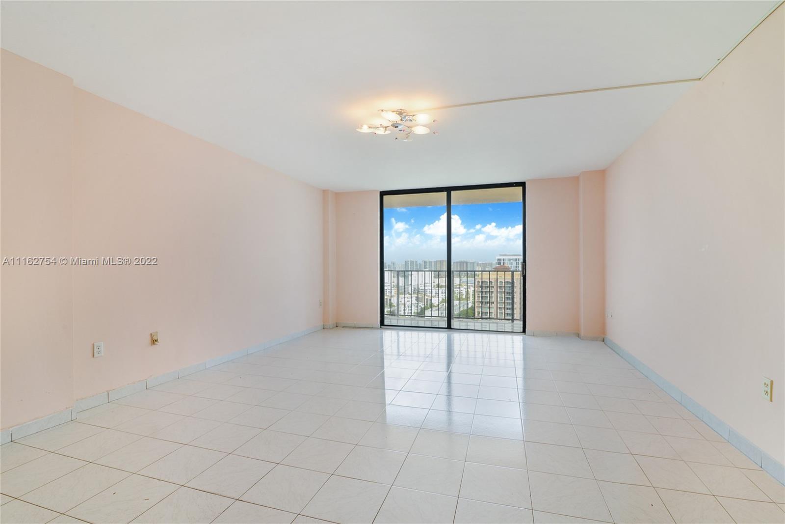 WINSTON TOWERS 600 CONDO - Residential