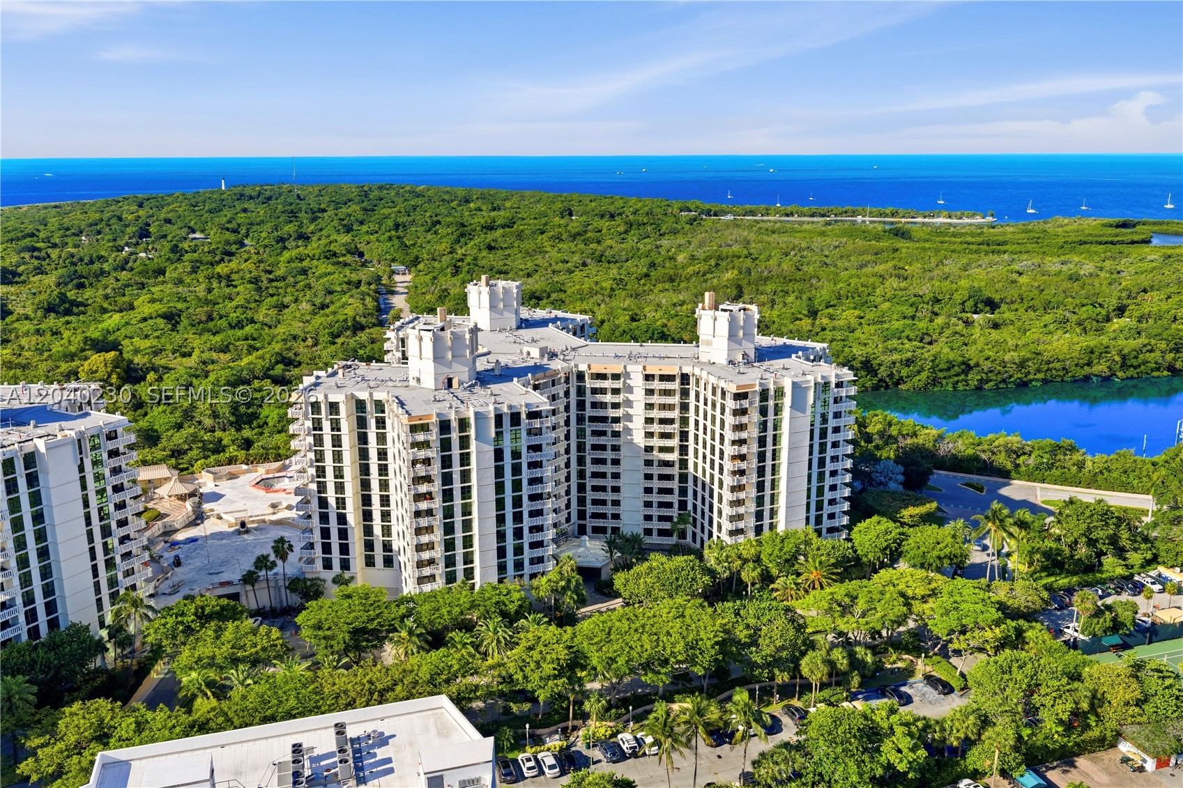 TOWERS OF KEY BISCAYNE CO - Residential