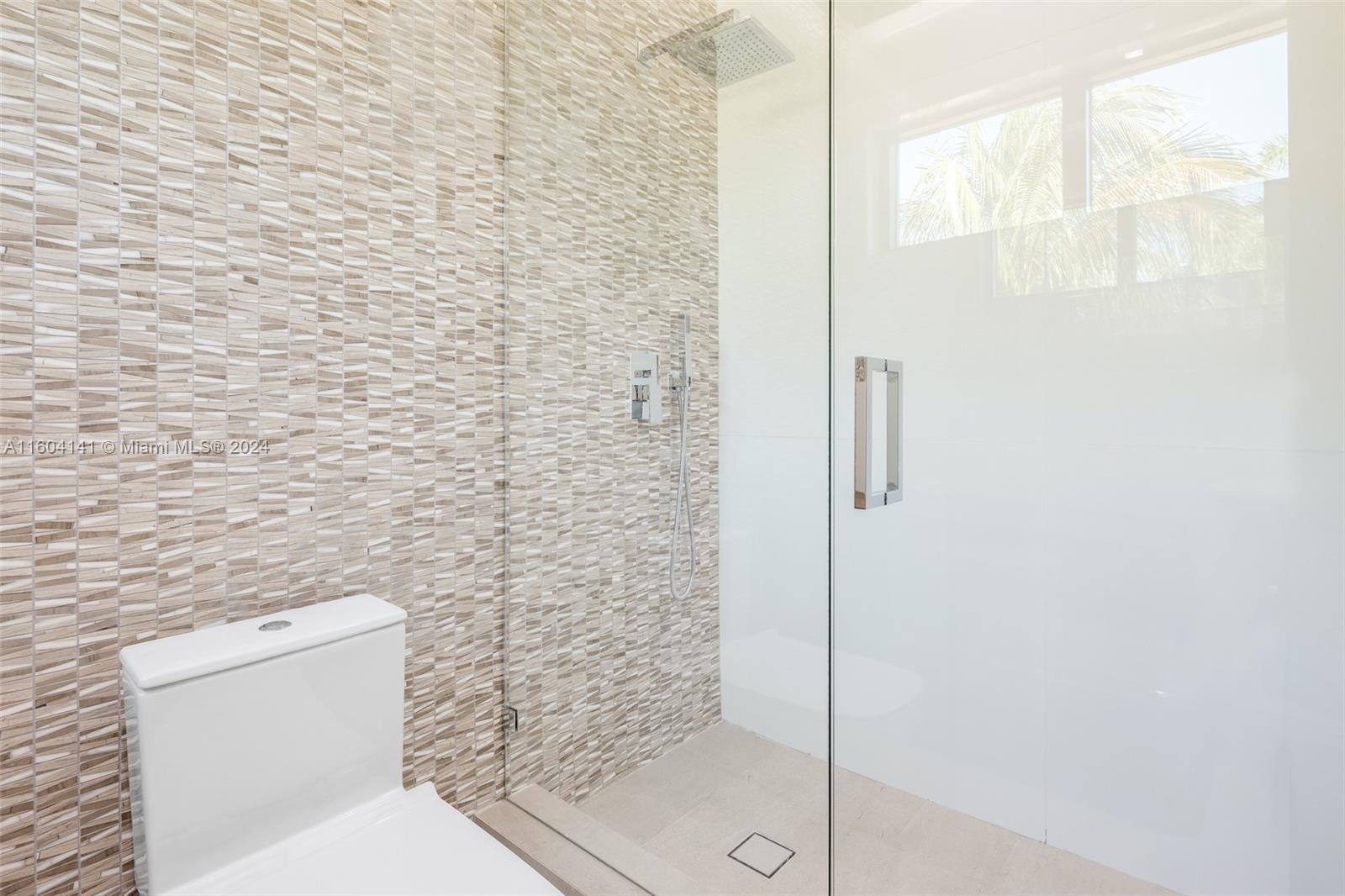 GOLDEN BEACH SEC E - Residential