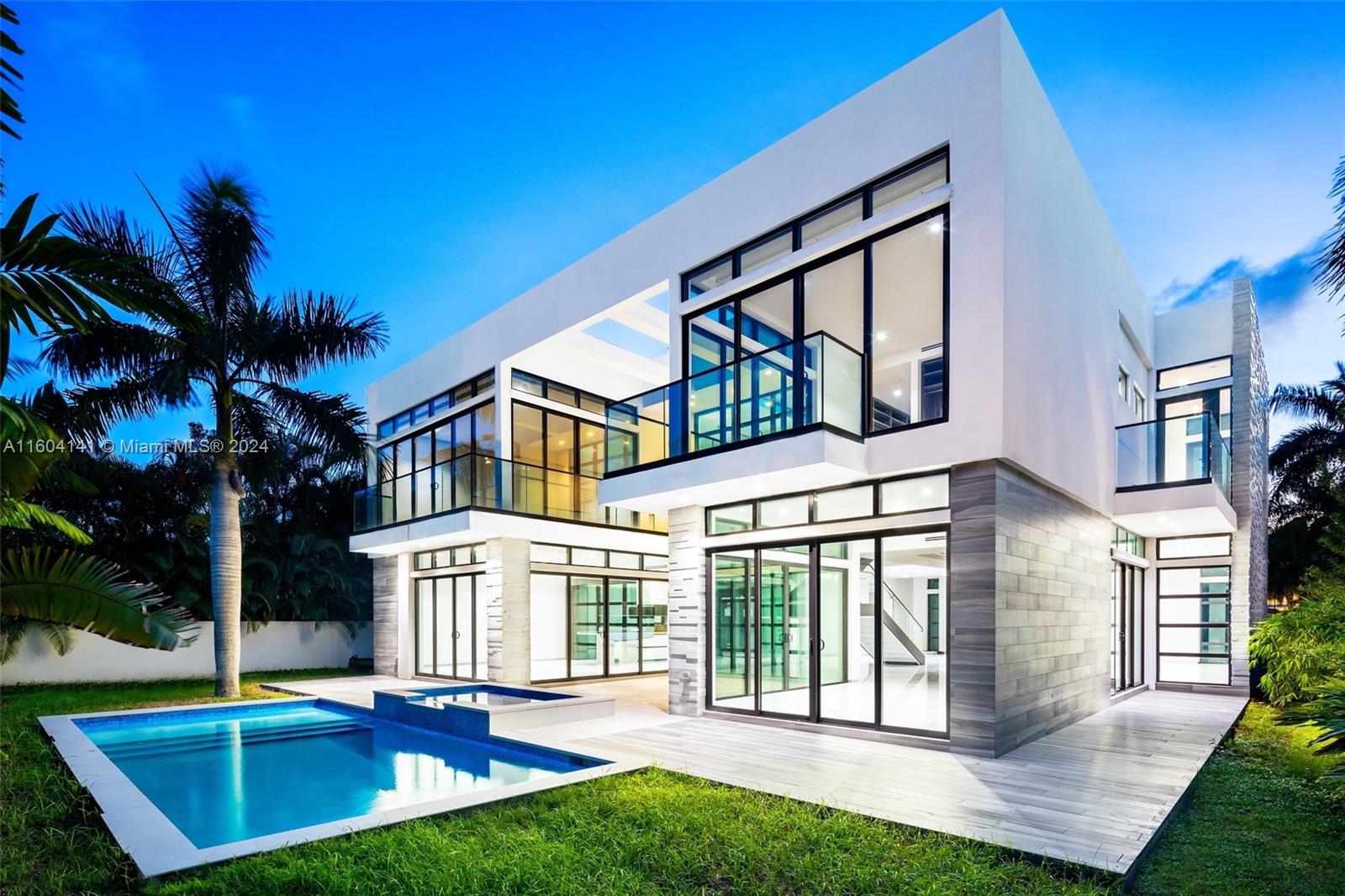 GOLDEN BEACH SEC E - Residential