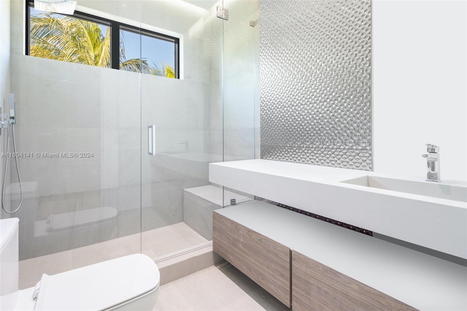 GOLDEN BEACH SEC E - Residential