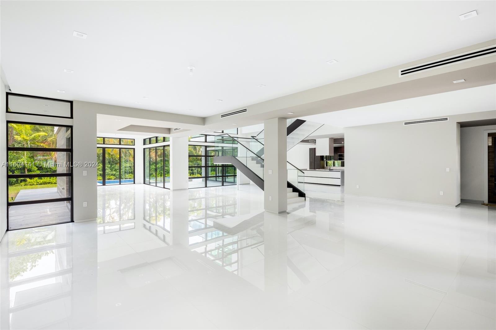 GOLDEN BEACH SEC E - Residential