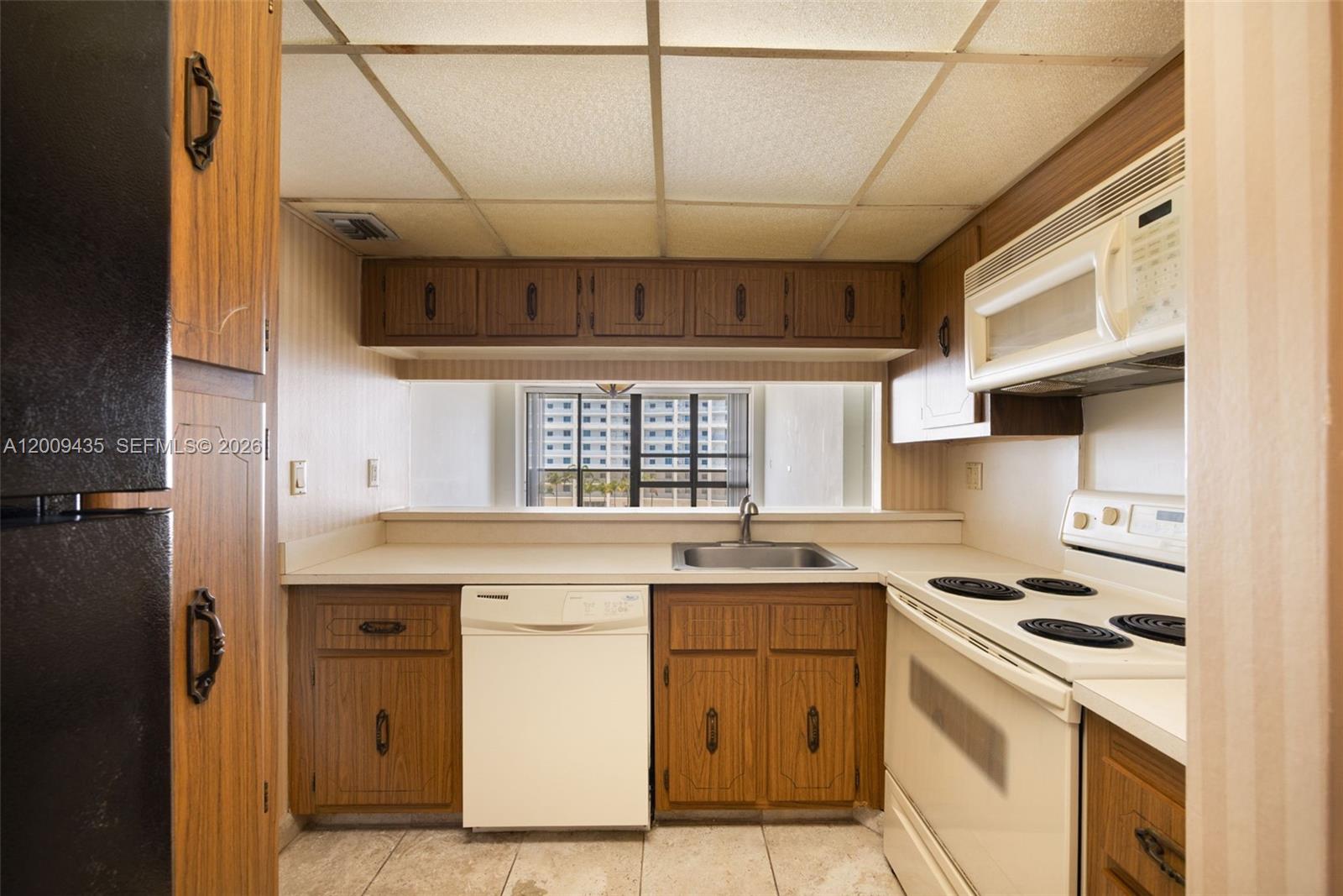 CHARTER CLUB CONDO - Residential