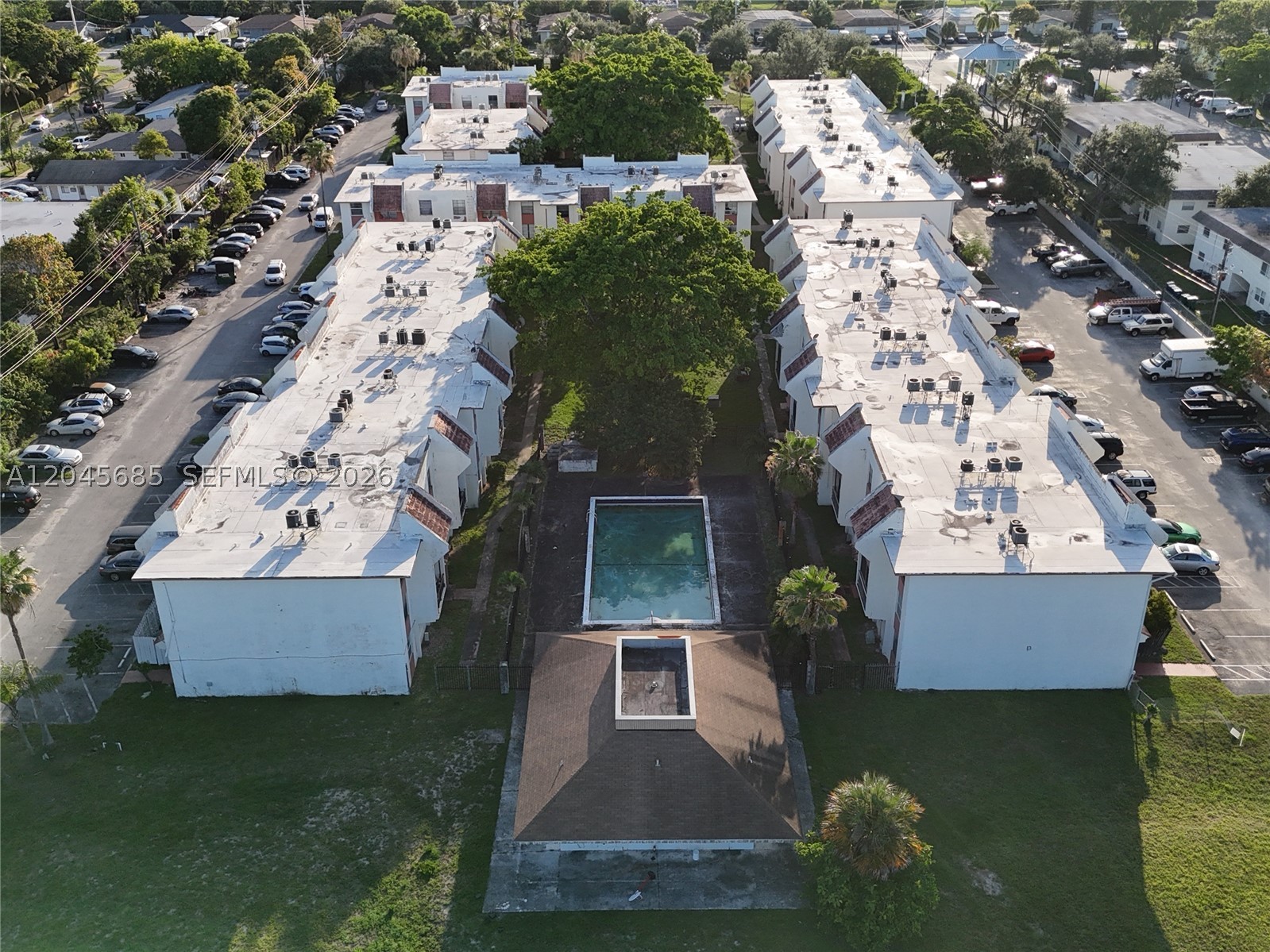 TREE GARDEN CONDO - Residential