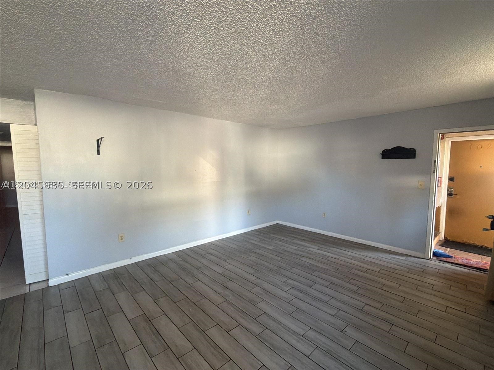 TREE GARDEN CONDO - Residential