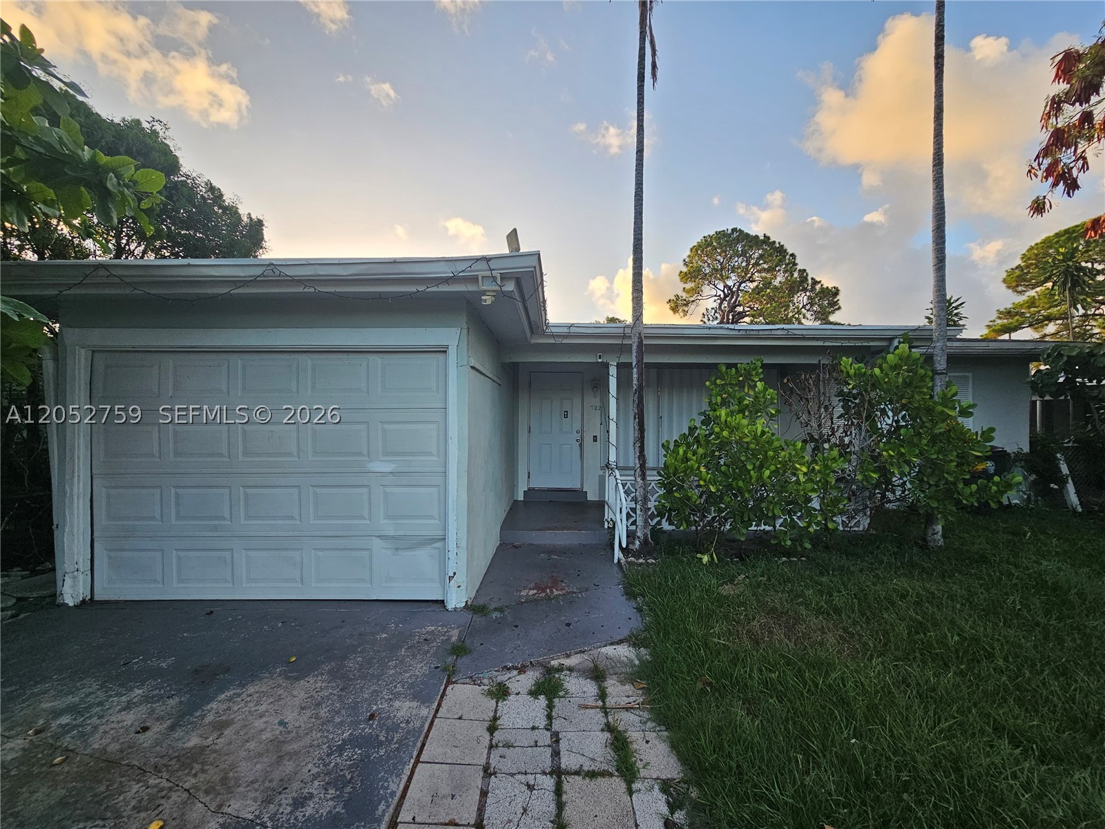 LAKE WORTH TOWN OF - Residential