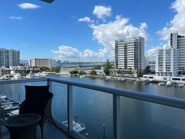 ELOQUENCE ON THE BAY COND - Residential