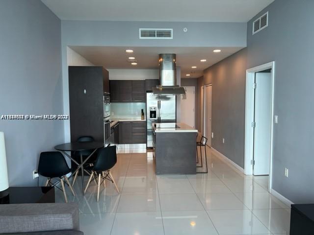 ELOQUENCE ON THE BAY COND - Residential