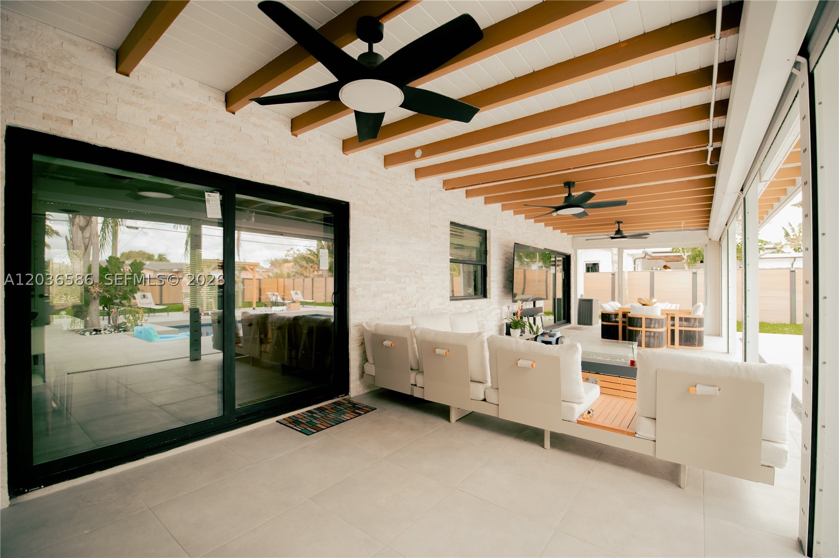 HOLLYWOOD HILLS - Residential Lease