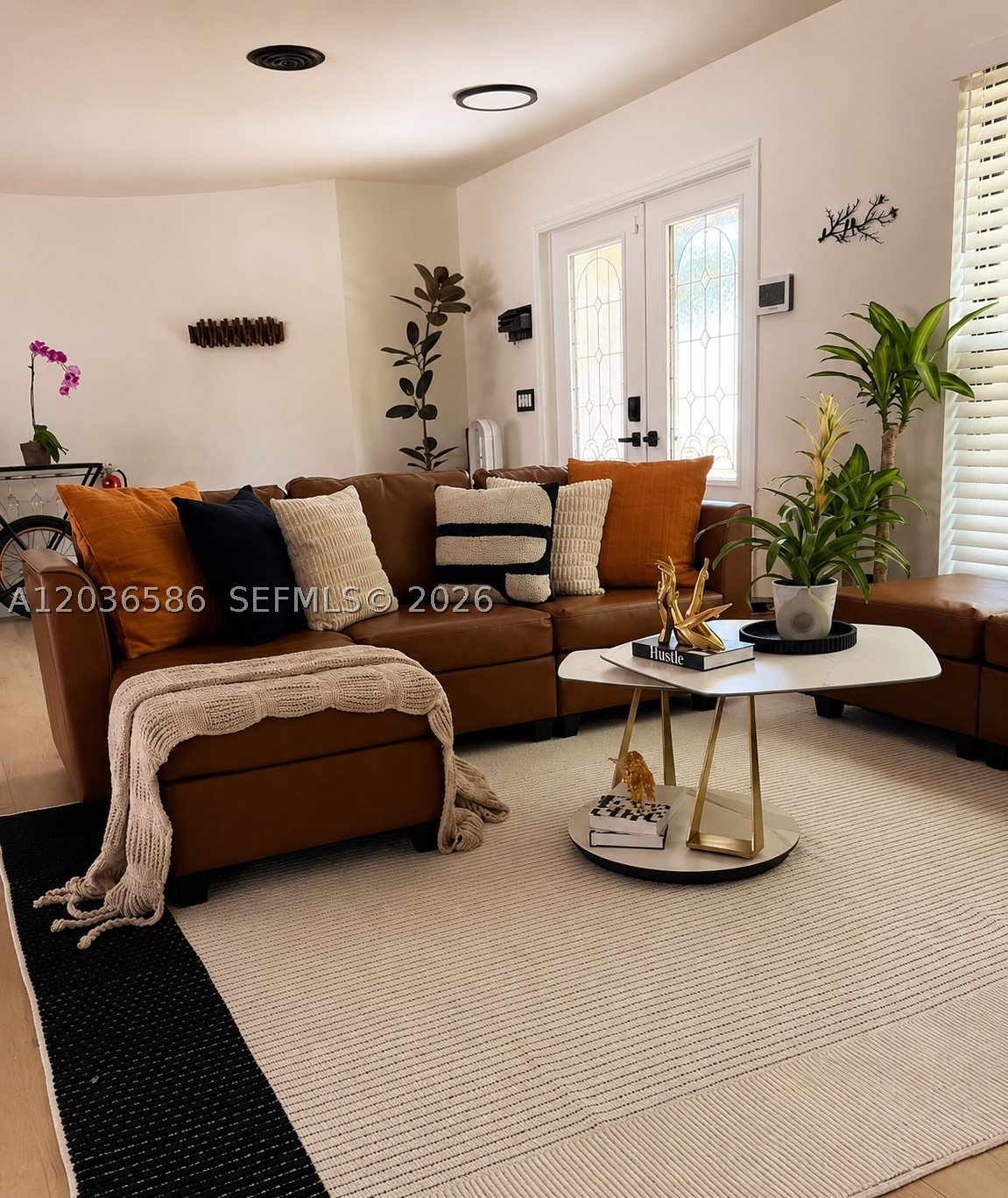 HOLLYWOOD HILLS - Residential Lease