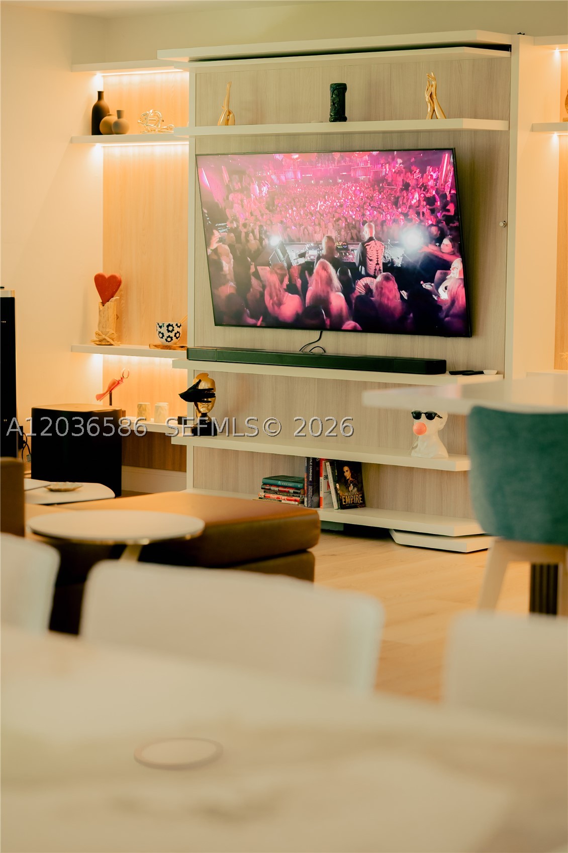 HOLLYWOOD HILLS - Residential Lease
