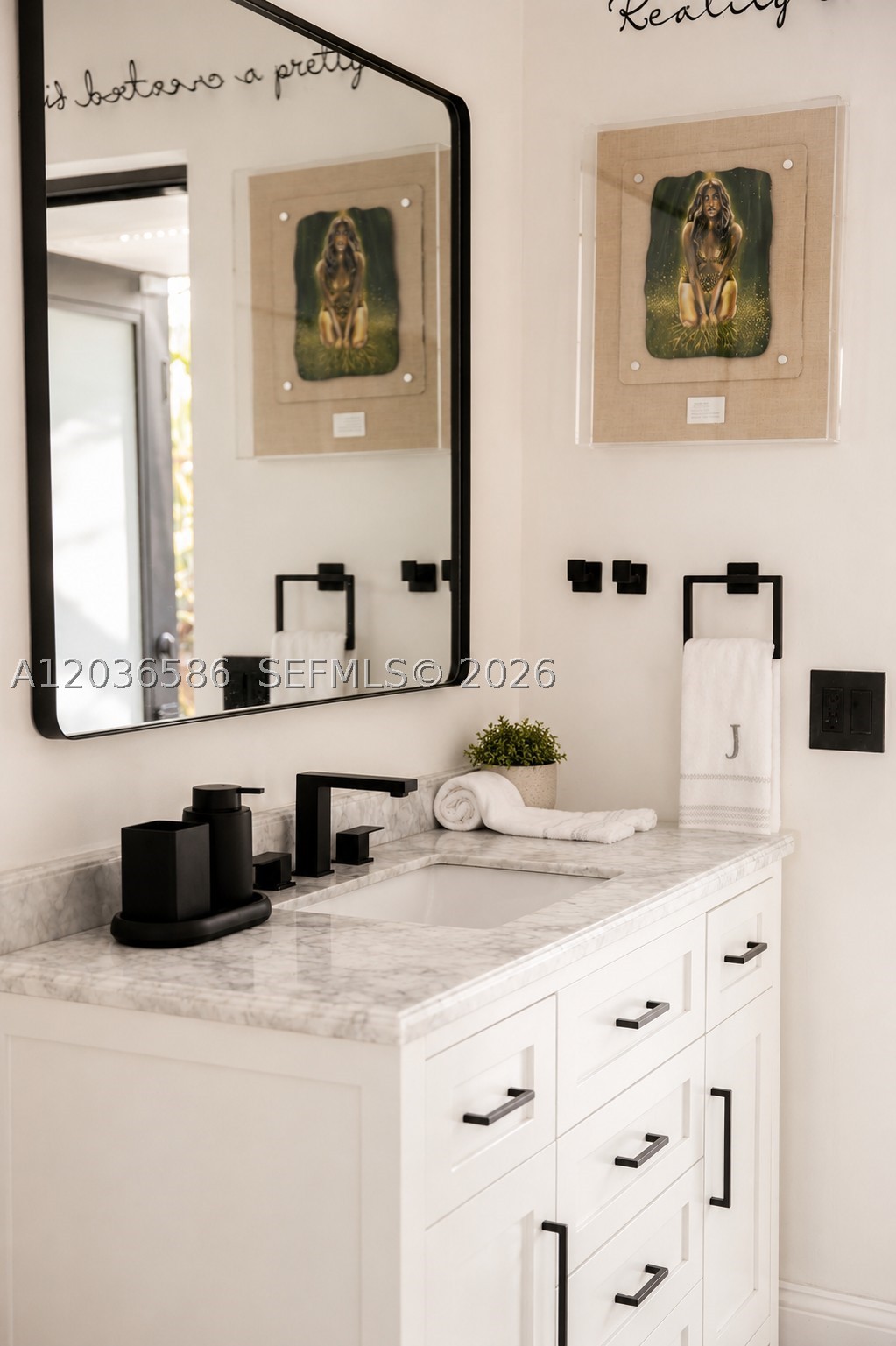 HOLLYWOOD HILLS - Residential Lease