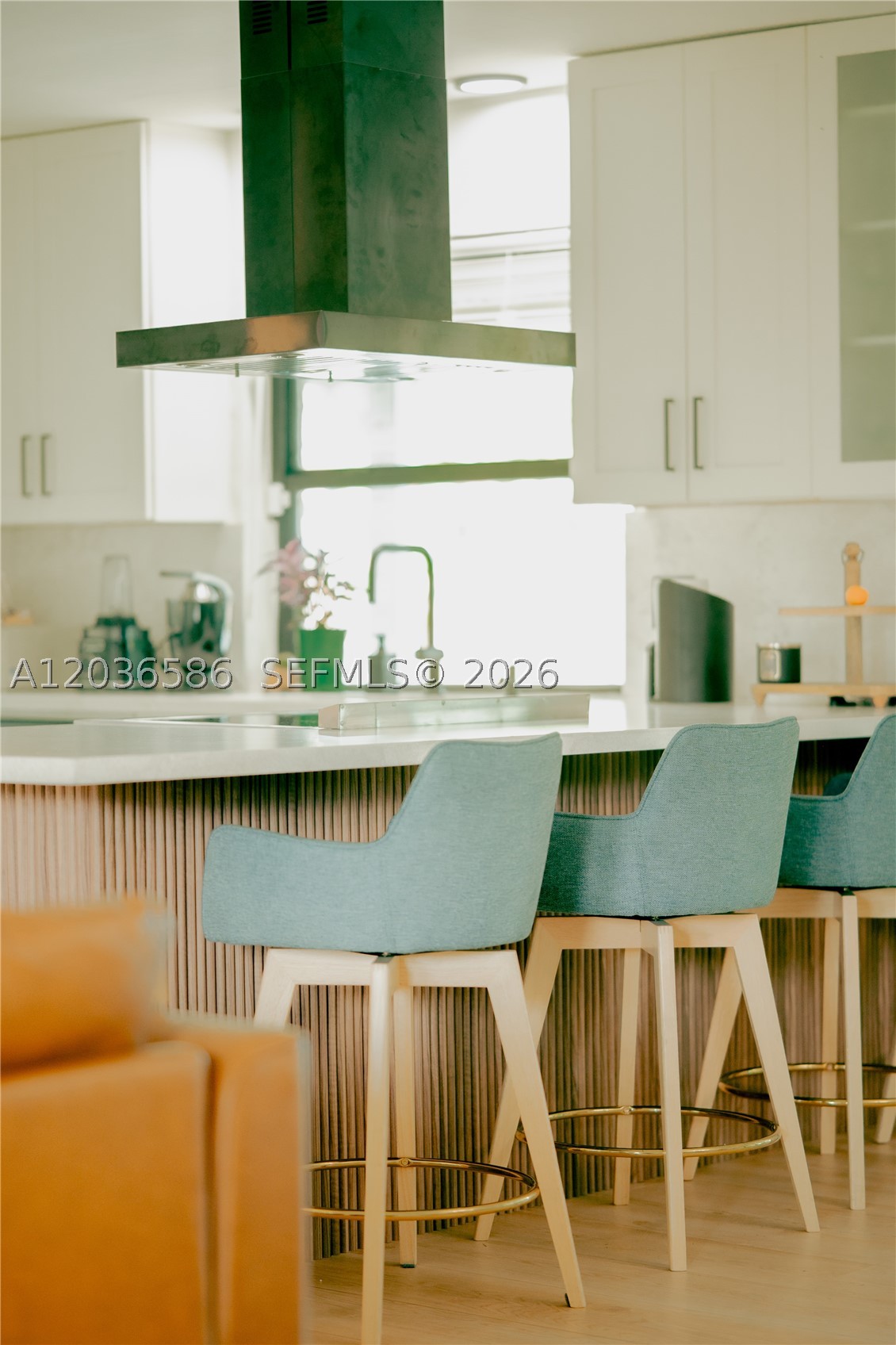 HOLLYWOOD HILLS - Residential Lease